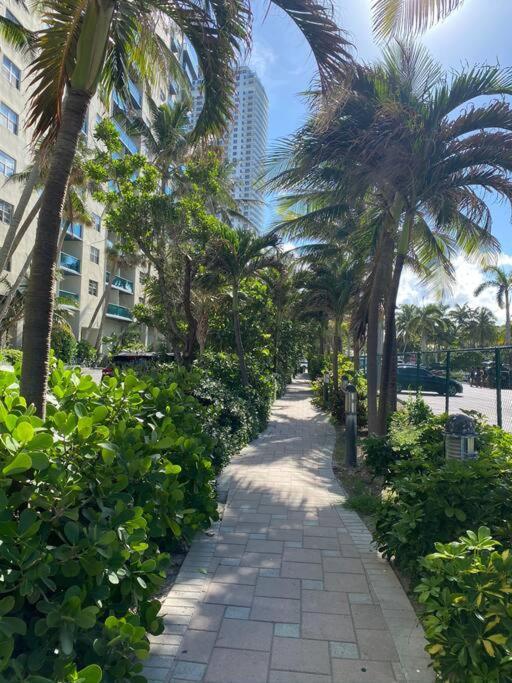 Amazing Studio Beach Walking Distance! 26B Hallandale Beach Exterior photo