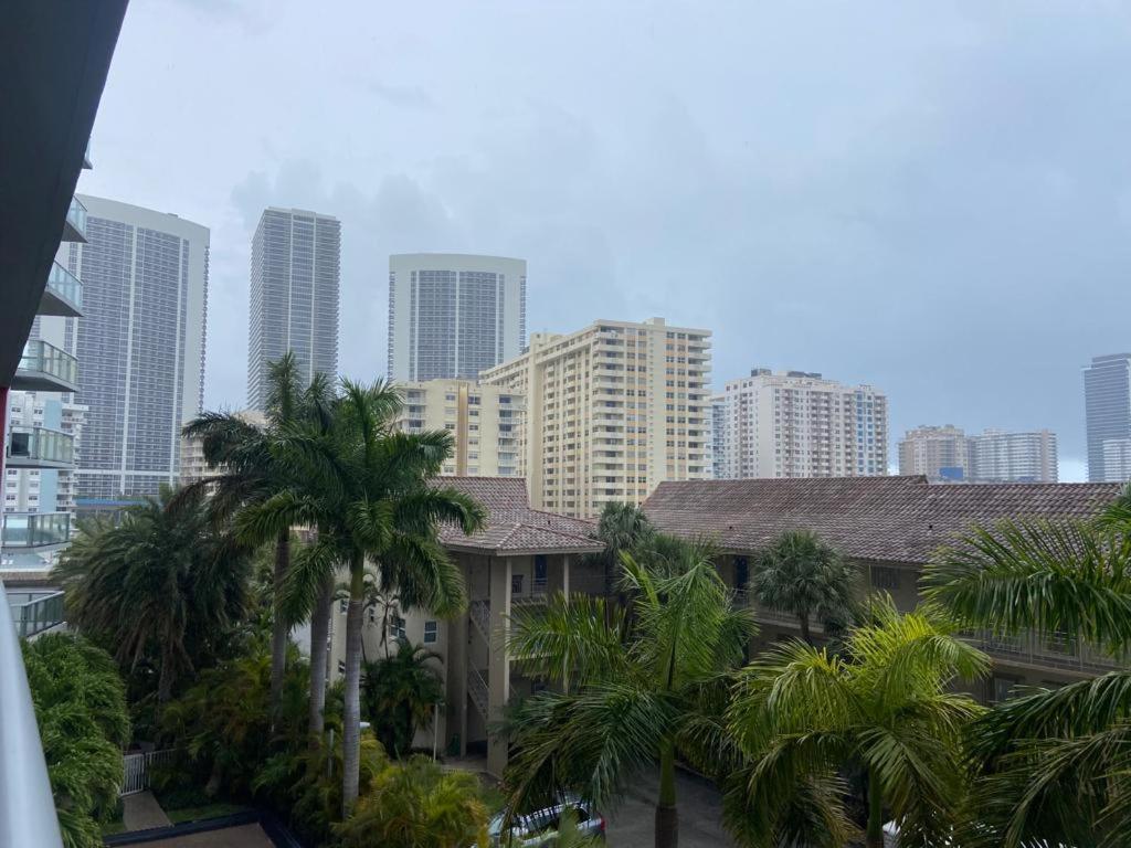 Amazing Studio Beach Walking Distance! 26B Hallandale Beach Exterior photo